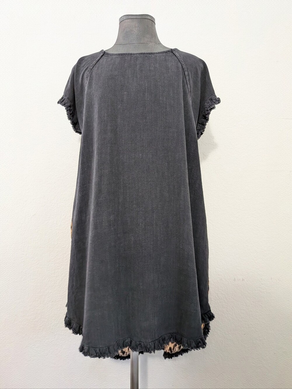 Umgee Black Linen Short Sleeve Fringed Hem W/Conttrasting Animal Print Dress XL